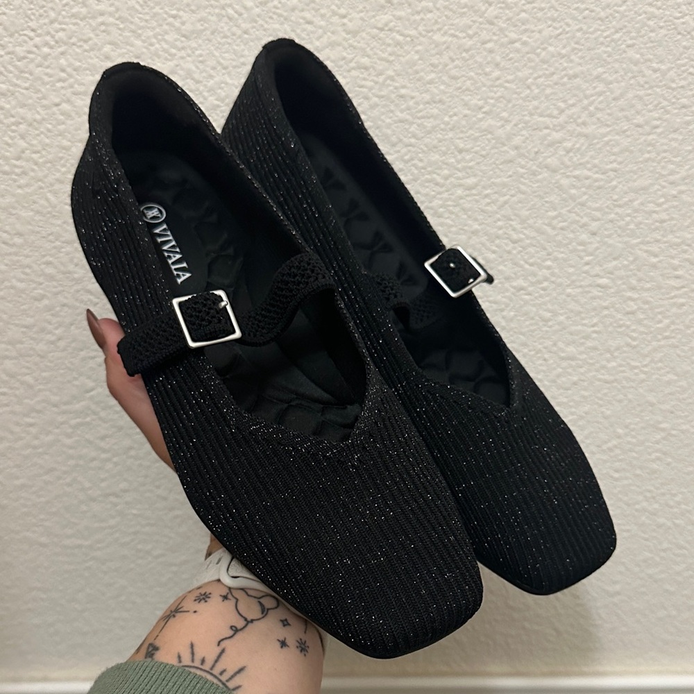 Vivaia NWOT Black Sparkle Mary Jane Flats